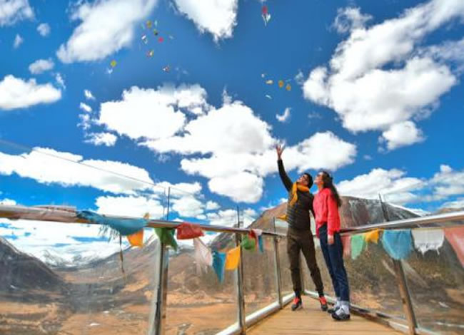 稻城亞丁、雙汽六日游